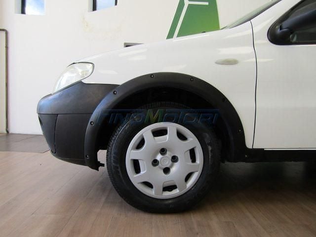 Usata Fiat Strada 84 CV (61 kW) 2009 Bianco Pick-up
