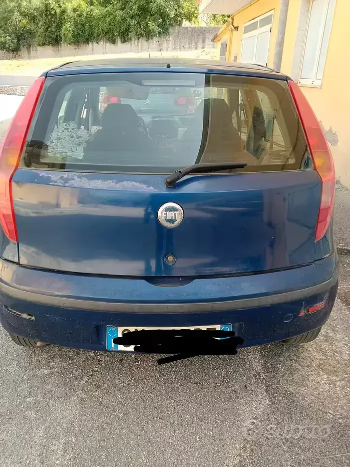 Usata Fiat Punto 69 CV (50 kW) 2004 Bluazzurro Utilitaria