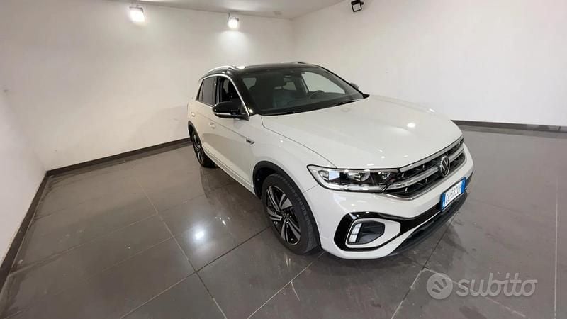 Usata VW T-Roc R-line 116 CV (85 kW) 2022 Beige SUV