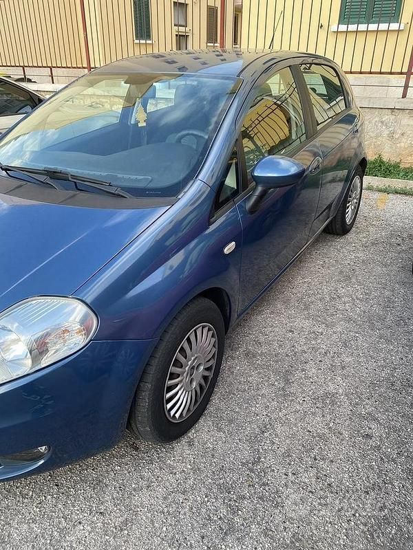 Usata Fiat Grande Punto 75 CV (55 kW) 2008 Blu Utilitaria
