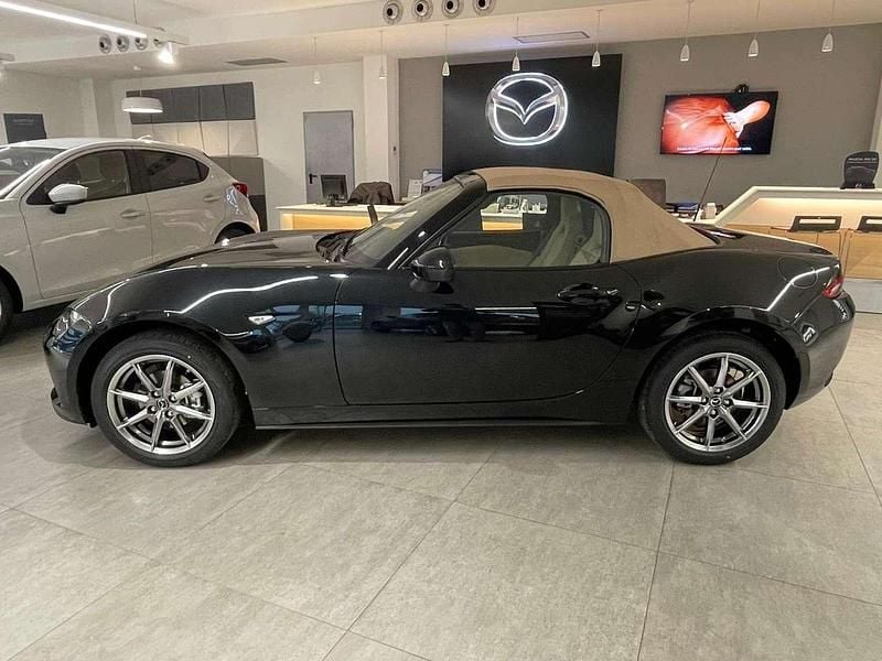 Nuova Mazda MX5 Kazari 132 CV (97 kW) 2026 Jet black Cabrio