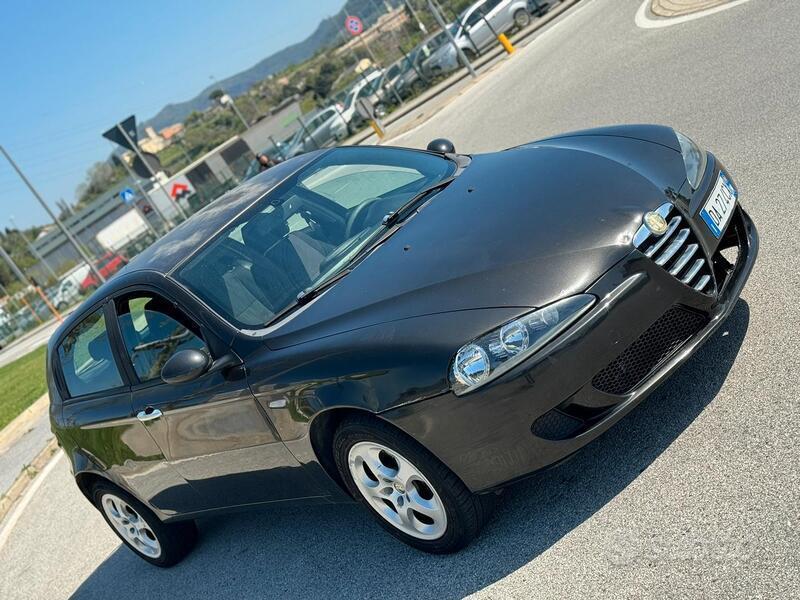Venduto Alfa Romeo 147 1.6 benzina 5 . - auto usate in vendita