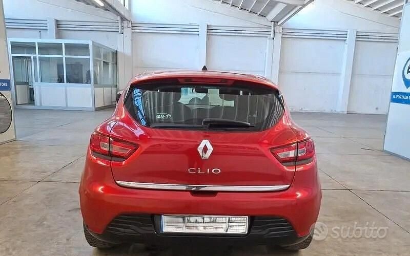 Usata Renault Clio IV 75 CV (55 kW) 2013 Arancione Berlina