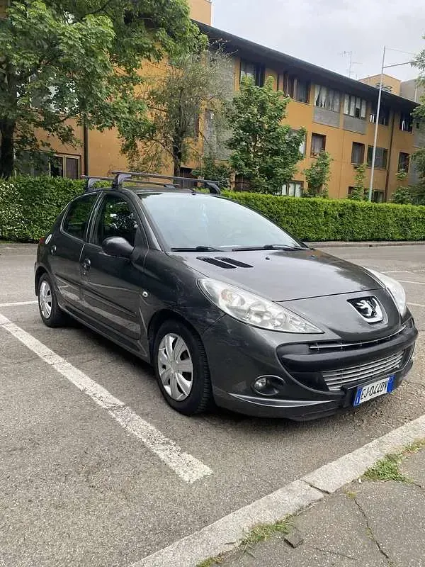 Usata Peugeot 206+ 68 CV (50 kW) 2011 Nero Utilitaria