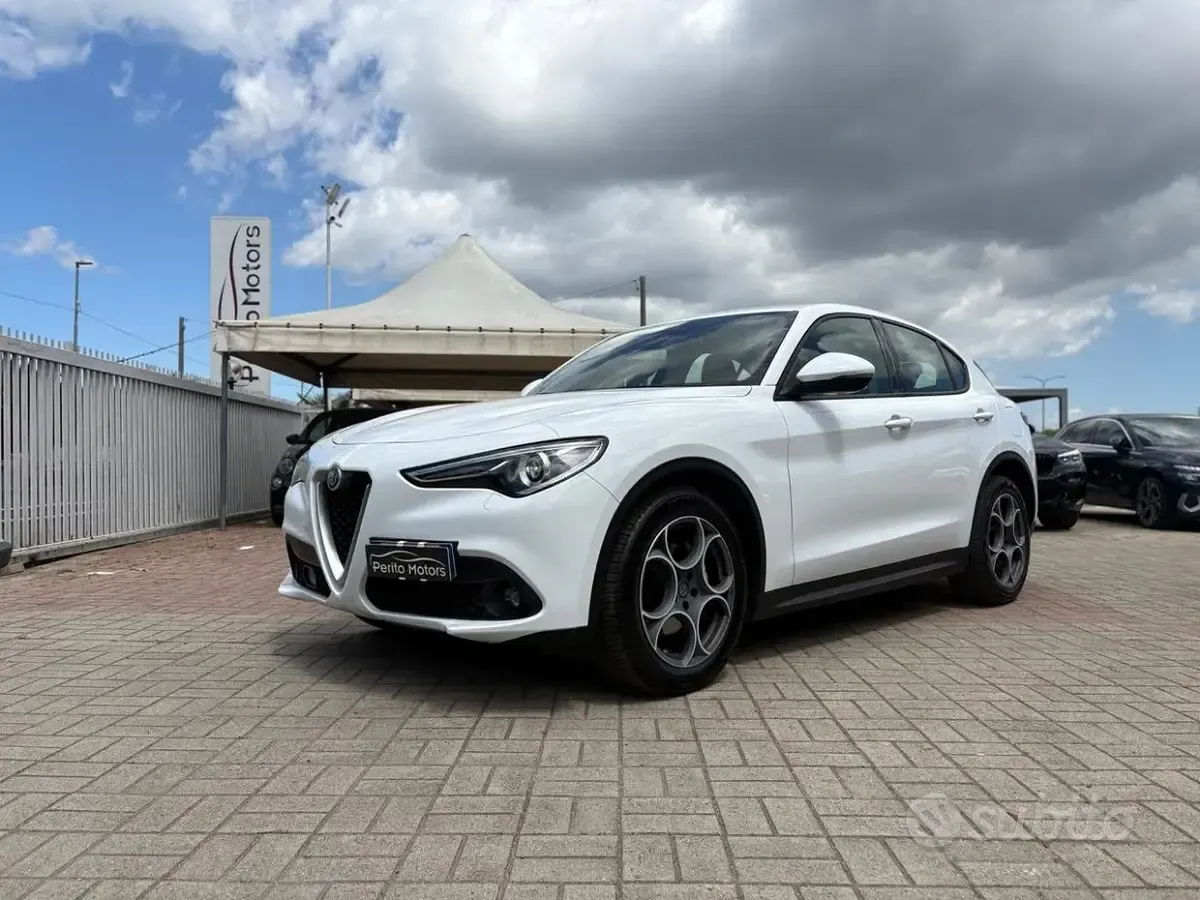 Usata Alfa Romeo Stelvio Business 179 CV (131 kW) 2018 Bianco SUV