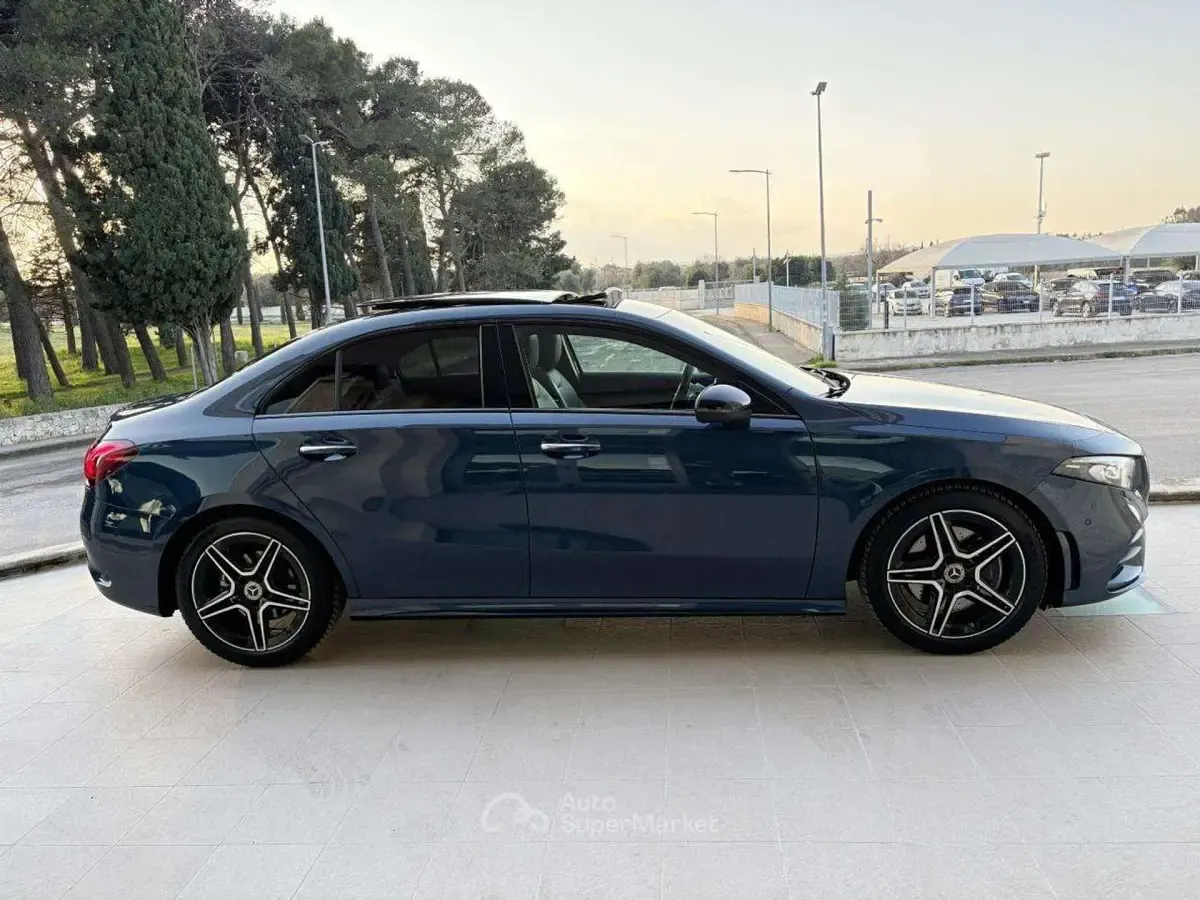 Begagnad Mercedes A220 Premium 190 HK (139 kW) 2022 Blå Sedan