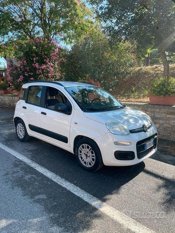 Bianco Usata 2013 Fiat Panda Lounge Due volumi | 4000 € (Buon prezzo) - Immagine 1/4