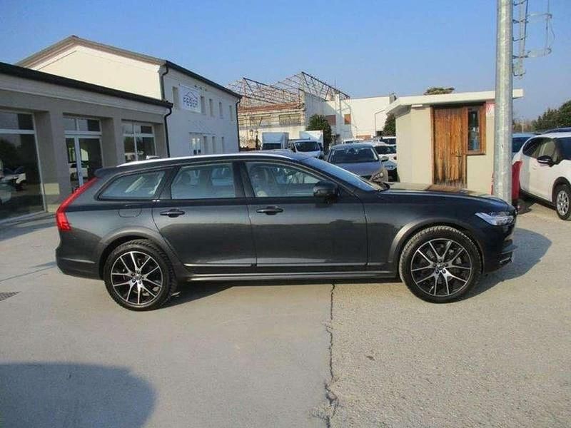 Usata Volvo V90 CC Pro 235 CV (172 kW) 2017 Nero Station wagon