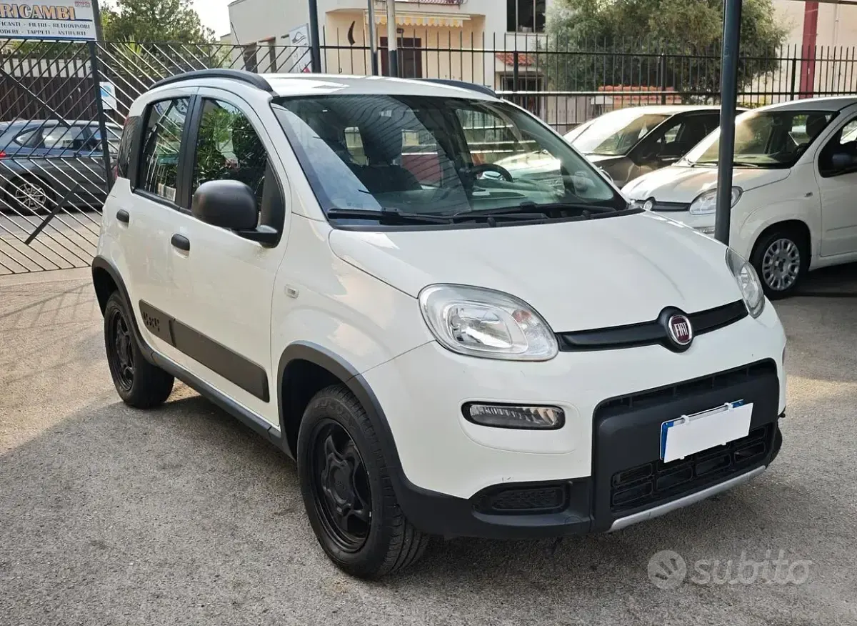 Usata Fiat Panda 4x4 S 85 CV (62 kW) 2019 Bianco Utilitaria