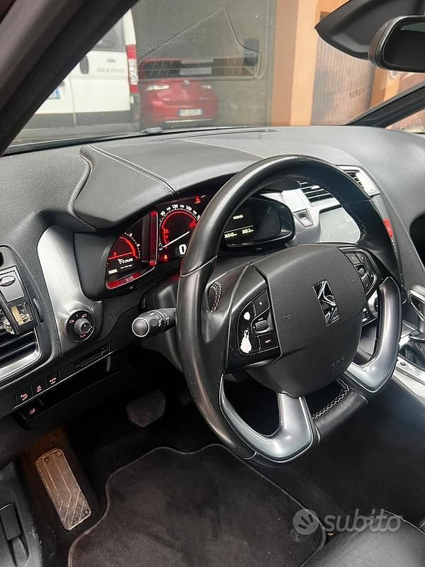 Usata Citroën DS5 181 CV (133 kW) 2014 Nero Utilitaria