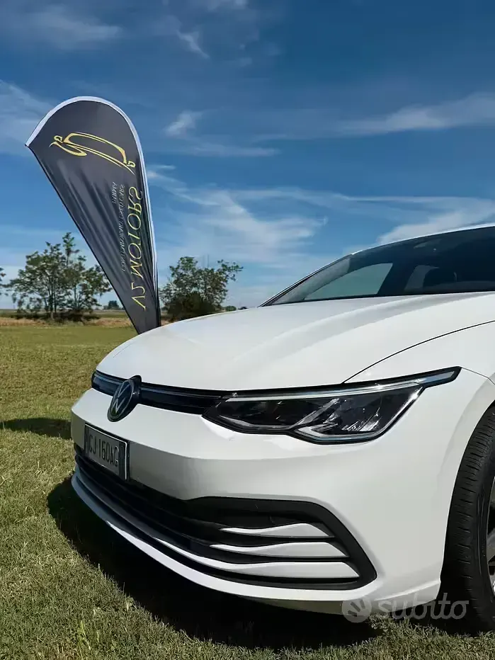 Usata VW Golf VIII Life 116 CV (85 kW) 2022 Bianco Berlina