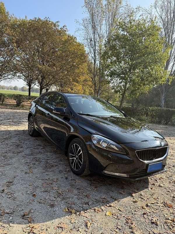Usata Volvo V40 Kinetic 120 CV (88 kW) 2018 Berlina