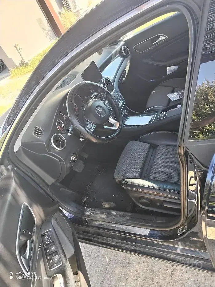Usata Mercedes CLA180 Shooting Brake 109 CV (80 kW) 2018 Blu Station wagon