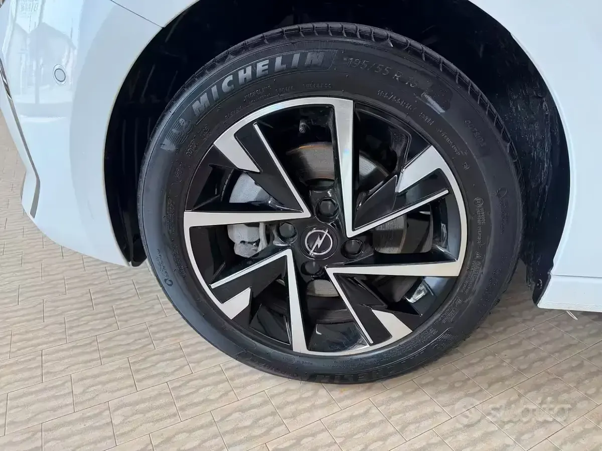 Nuova Opel Corsa 101 CV (74 kW) 2025 Bianco Utilitaria