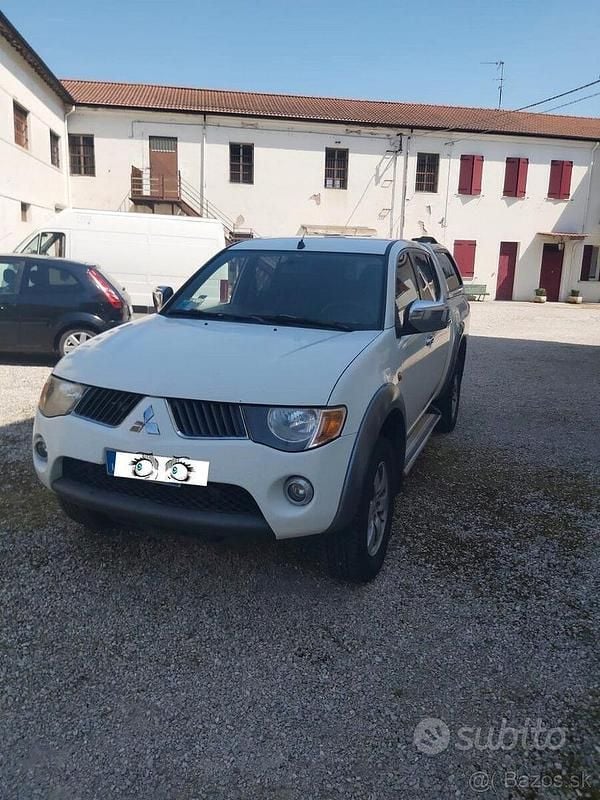 Bianco Usata 2006 Mitsubishi L200 Pick-up | 8999 € - Immagine 1/4