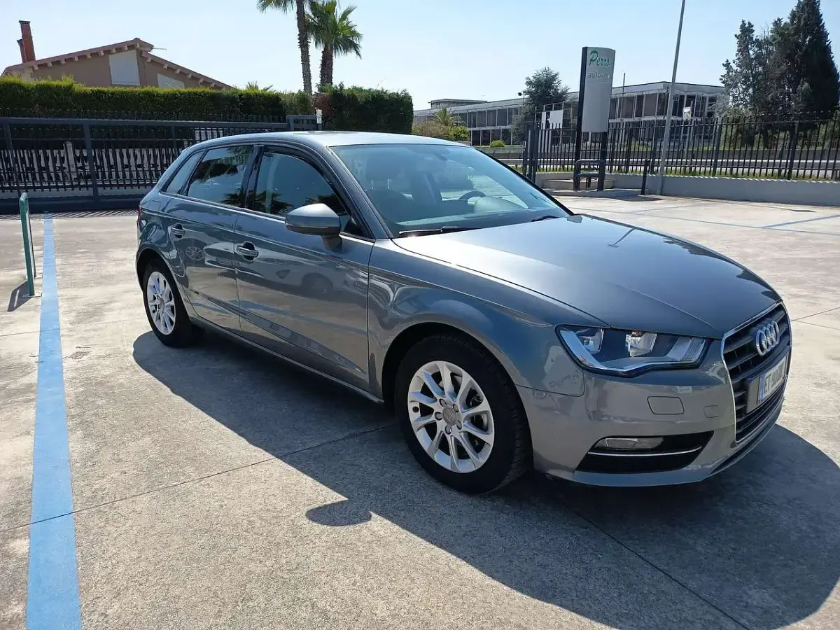 Usata Audi A3 Ambition 105 CV (77 kW) 2013 Argento Berlina