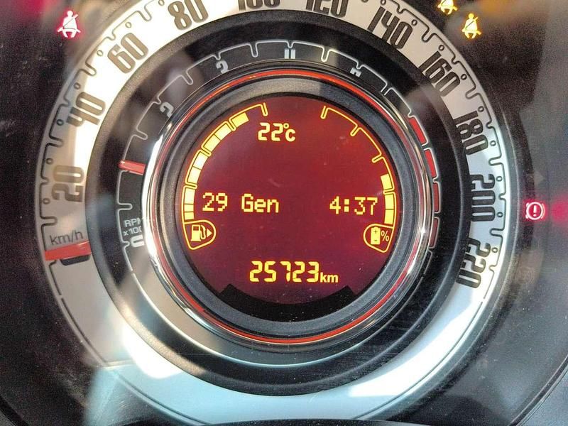 Usado Fiat 500 Dolcevita 69 CV (50 kW) 2024 Verde Utilitario