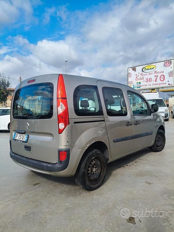 Grigio Usata 2008 Renault Kangoo Monovolume | 2500 € (Ottimo prezzo) - Immagine 1/4