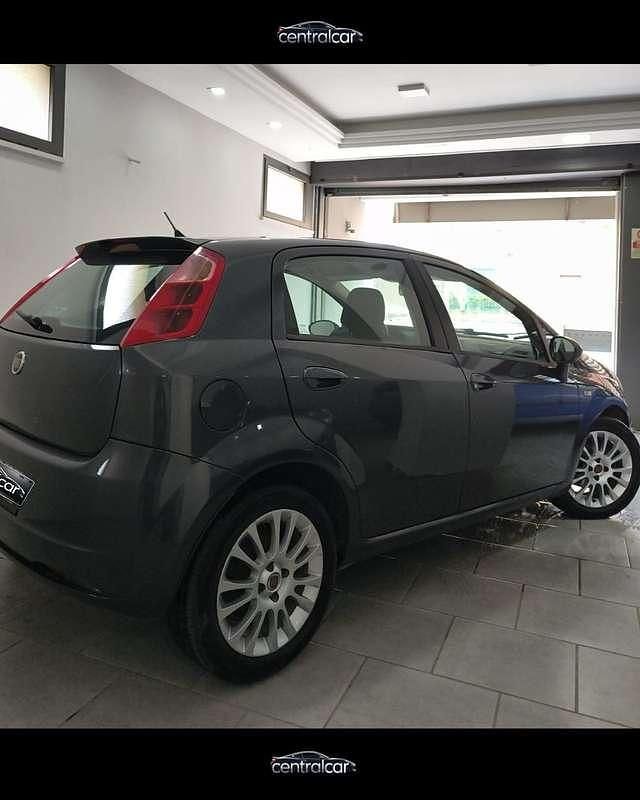 Usata Fiat Grande Punto 75 CV (55 kW) 2008 Grigio Utilitaria