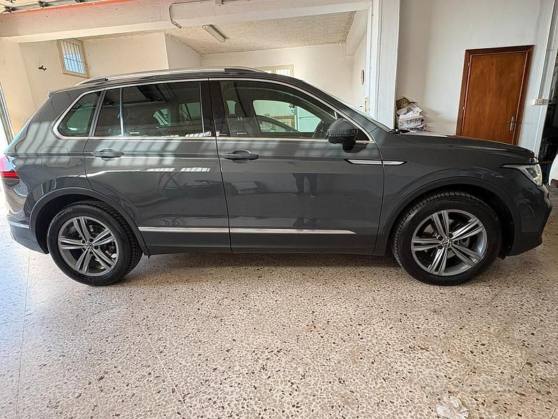 Usata VW Tiguan 150 CV (110 kW) 2021 Grigio SUV
