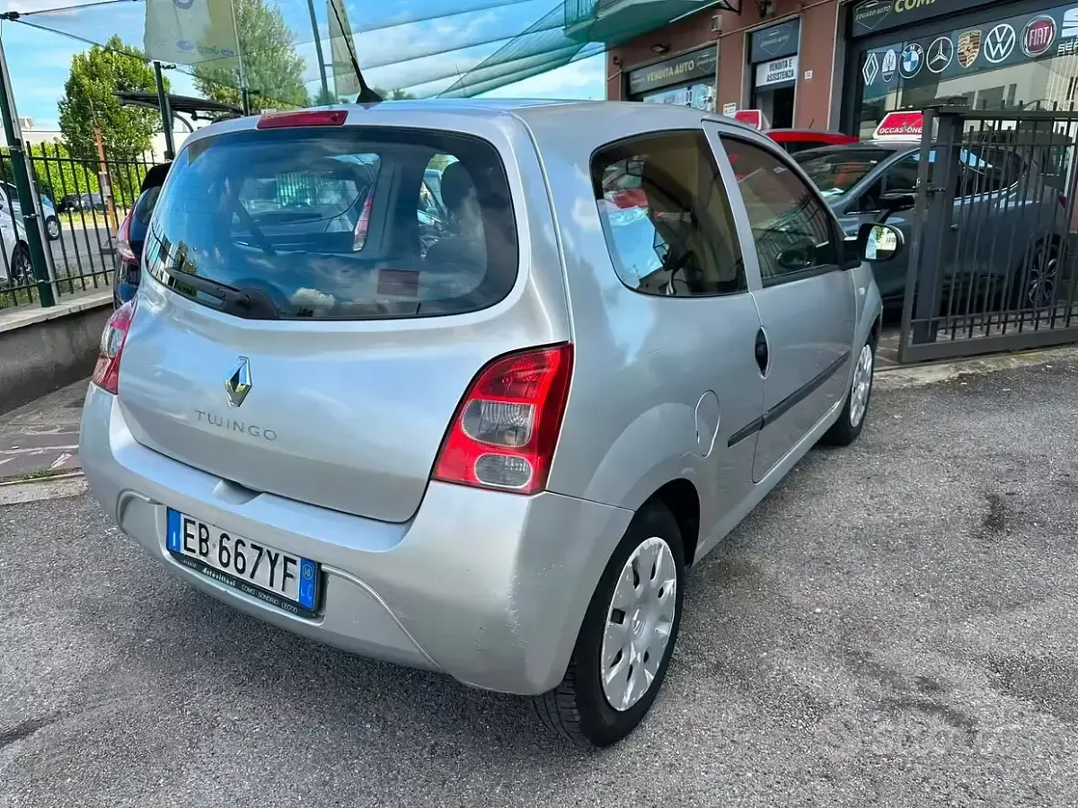 Usata Renault Twingo 75 CV (55 kW) 2010 Grigio Utilitaria