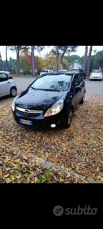 Usata Opel Corsa Cosmo 75 CV (55 kW) 2008 Nero Berlina