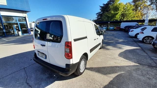 Usata Peugeot Partner 90 CV (66 kW) 2010 Bianco Monovolume