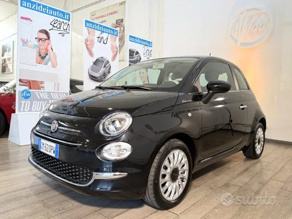 Usata Fiat 500 Dolcevita 69 CV (50 kW) 2023 Nero metallizzato Utilitaria