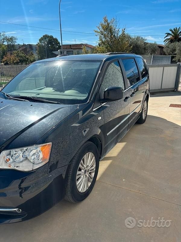 Usata Lancia Voyager 163 CV (119 kW) 2012 Nero Monovolume