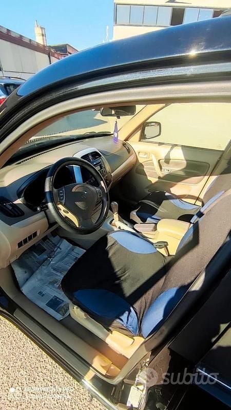 Usata DR DR5 118 CV (86 kW) 2012 Nero SUV