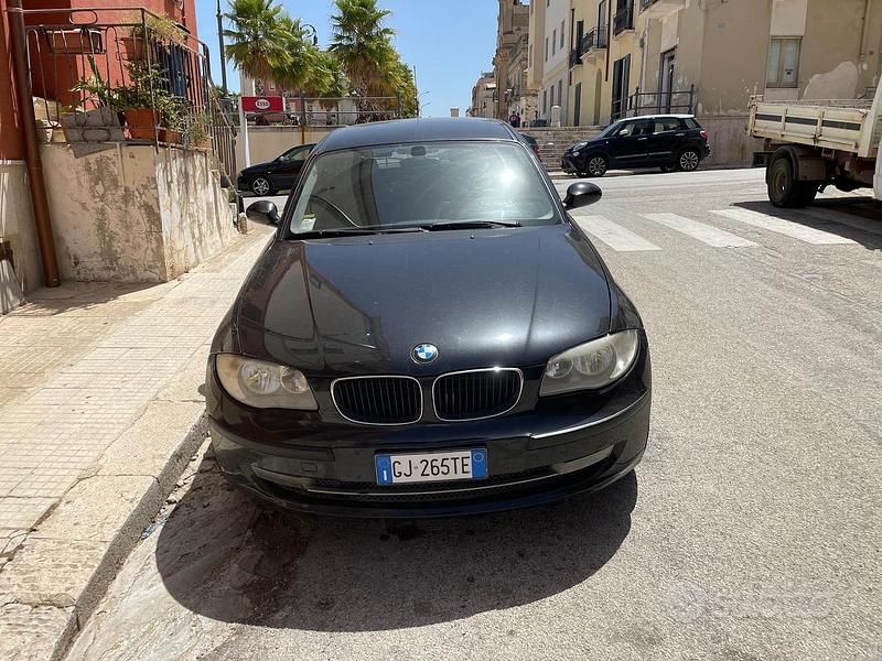 Usata BMW 118 2010 Nero Utilitaria