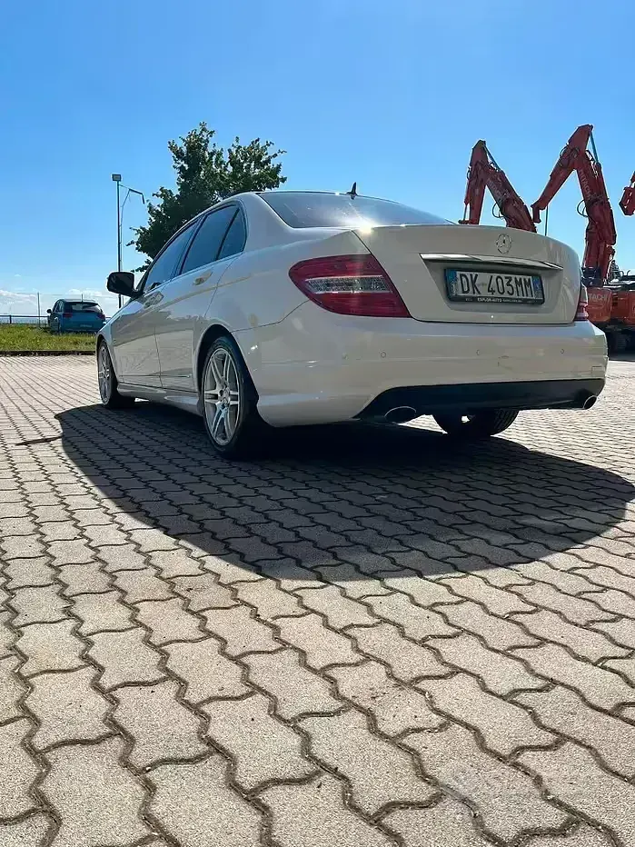 Usata Mercedes C320 Avantgarde 224 CV (164 kW) 2007 Bianco Berlina
