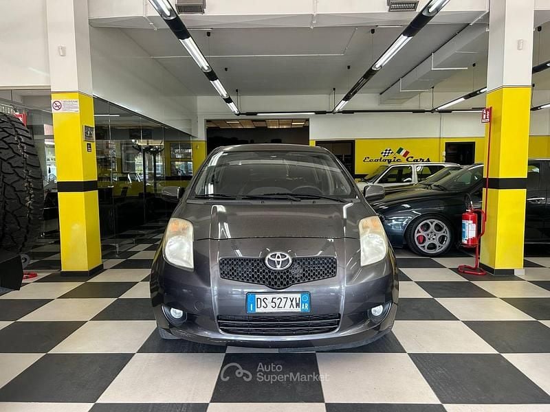 Usata Toyota Yaris 87 CV (63 kW) 2008 Gray Utilitaria