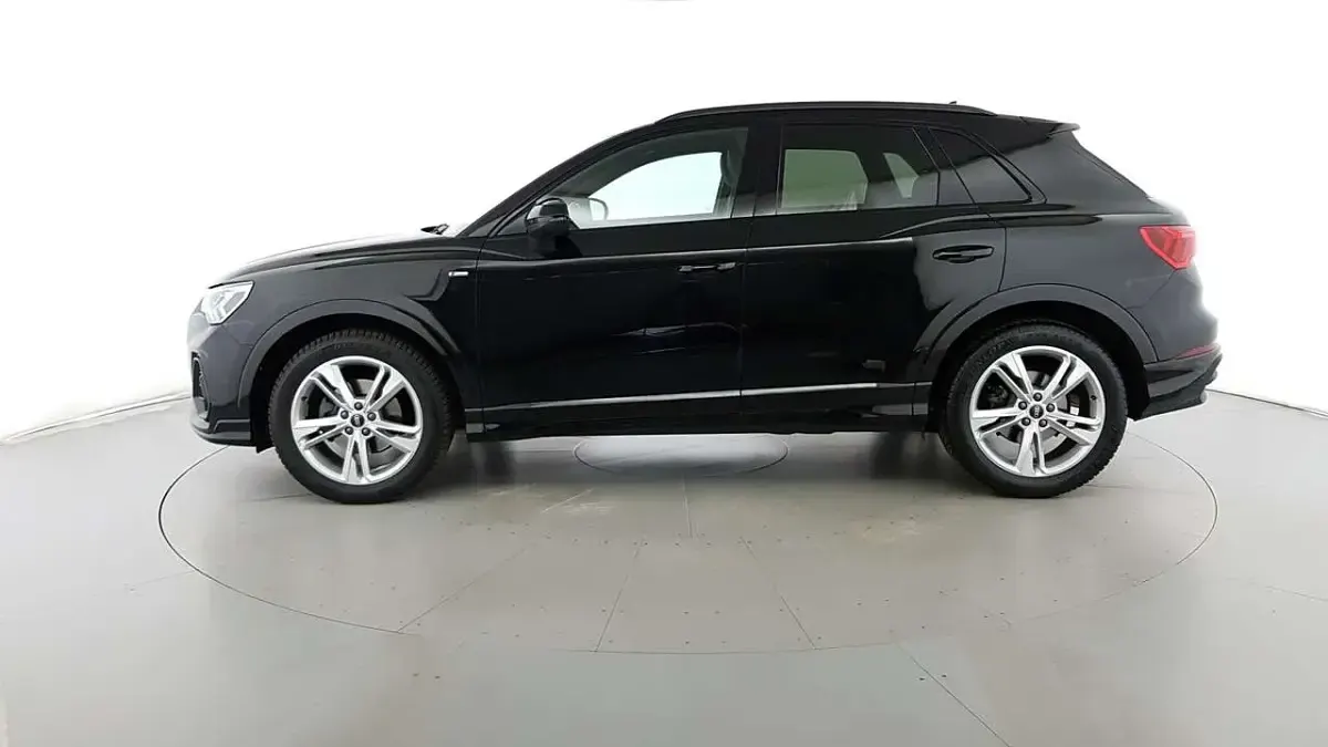 Usata Audi Q3 S-Line 150 CV (110 kW) 2025 Nero mito metallizzato SUV