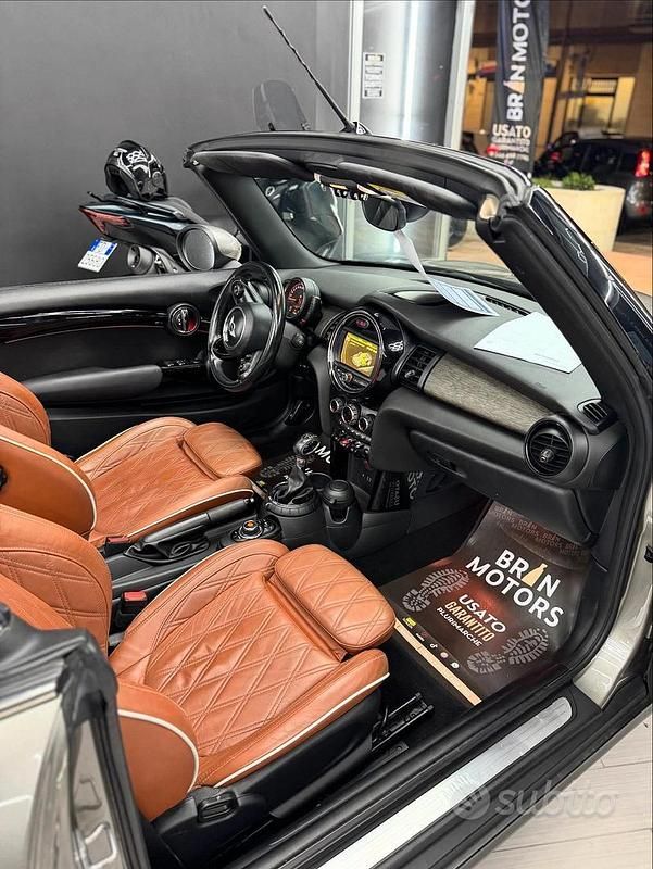 Usata Mini Cooper Cabriolet Hype 116 CV (85 kW) 2016 Cabrio