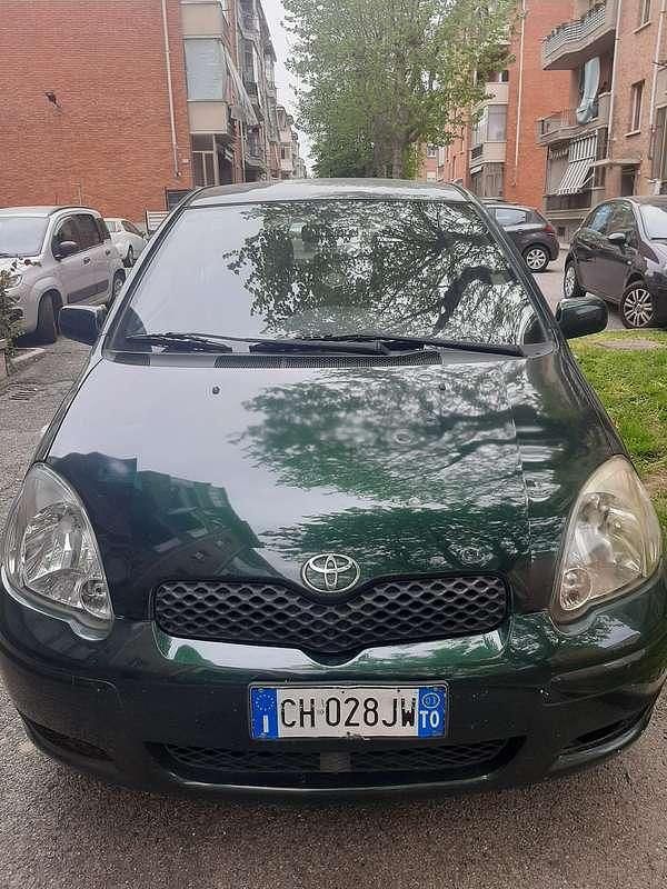 Usata Toyota Yaris 65 CV (47 kW) 2003 Utilitaria