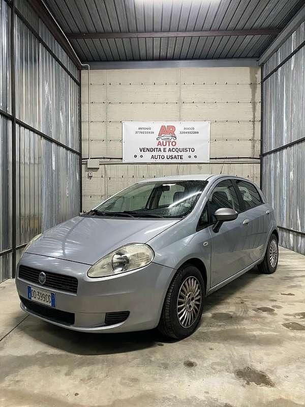 Usata 2006 Fiat Punto Tre volumi | 2599 € (Buon prezzo) - Immagine 1/4