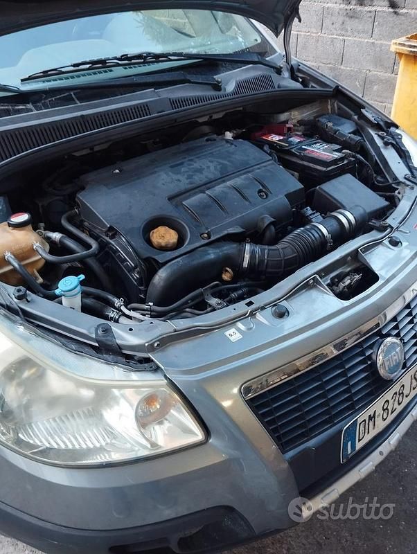 Usata Fiat Sedici 120 CV (88 kW) 2008 Grigio SUV