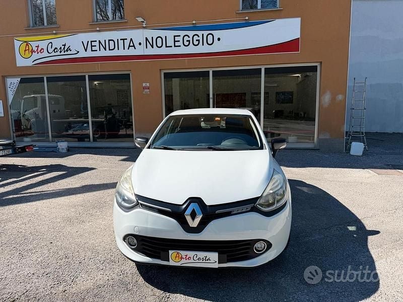Second-hand Renault Clio IV 90 CP (66 kW) 2015 Alb Berlinǎ