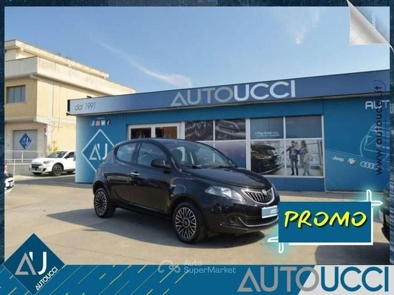 Nuova Lancia Ypsilon Silver 69 CV (50 kW) 2026 Nero Utilitaria