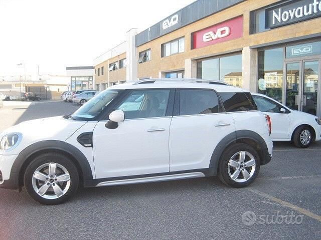 Usata Mini Cooper D Countryman Business 150 CV (110 kW) 2017 Bianco SUV