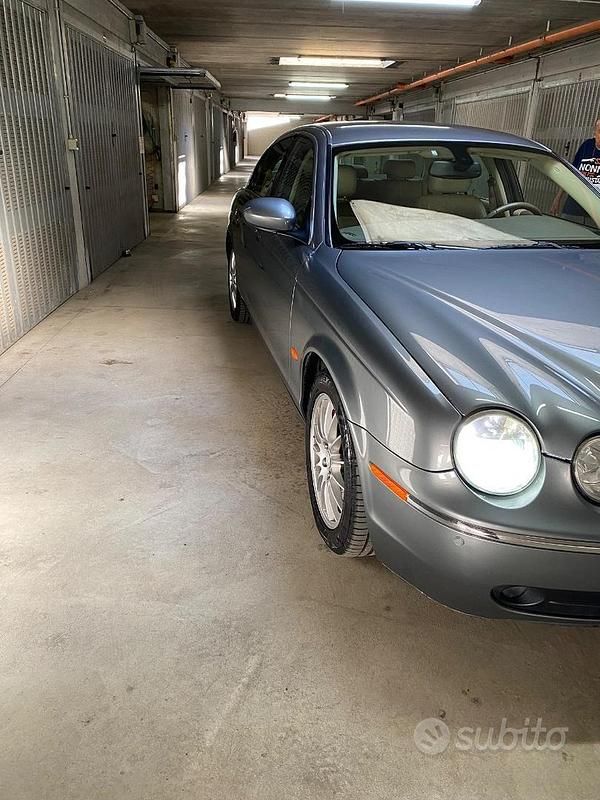 Usata Jaguar S-Type S 238 CV (175 kW) 2006 Grigio Berlina