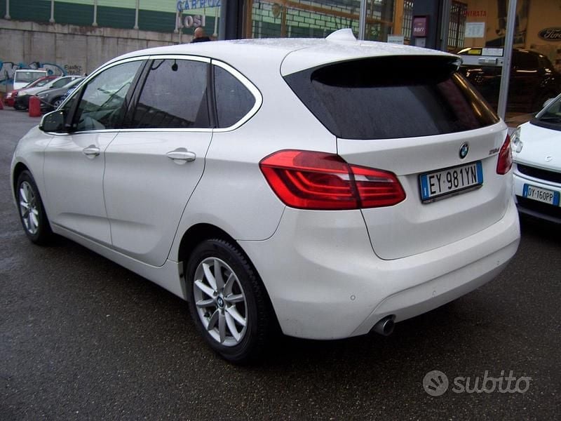 Usata BMW 218 Luxury Line 149 CV (109 kW) 2015 Bianco Station wagon