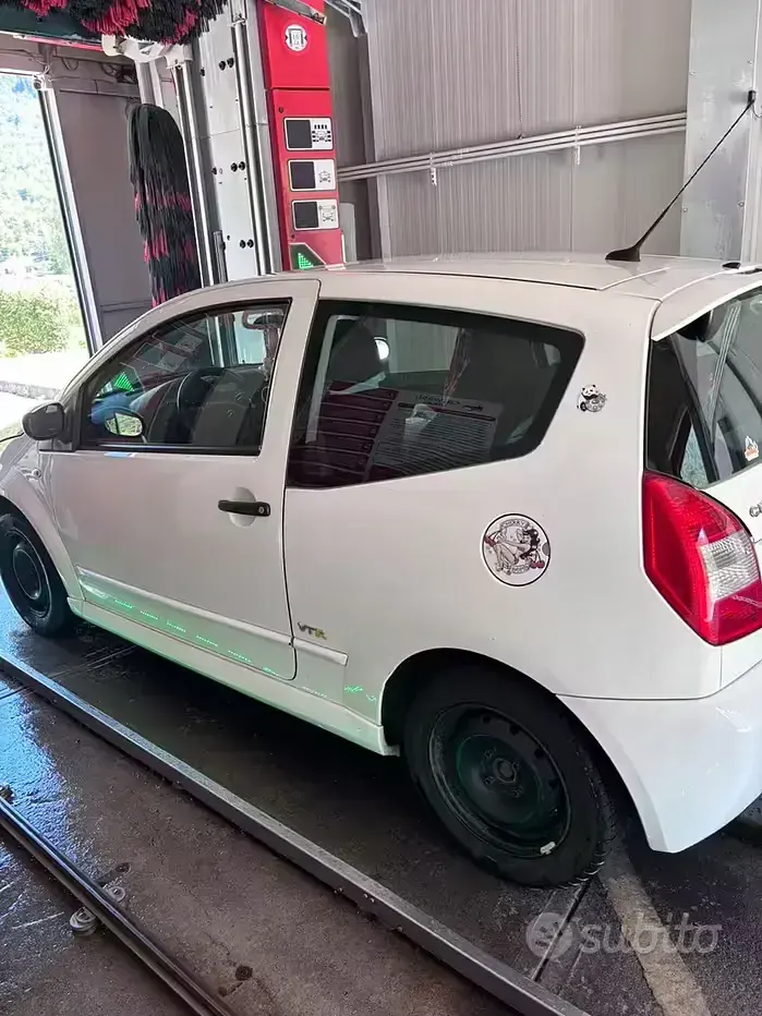 Usata Citroën C2 Elegance 68 CV (50 kW) 2009 Bianco Utilitaria