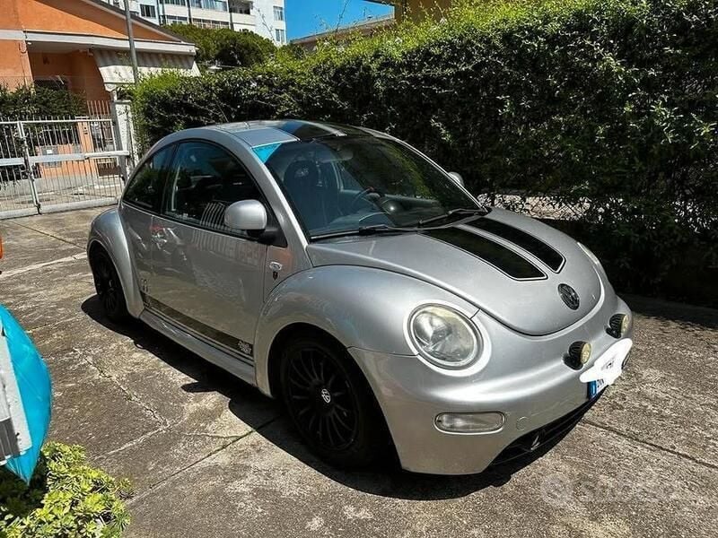 Grigio Usata 2001 VW Beetle Berlina | 2000 € (Buon prezzo) - Immagine 1/4