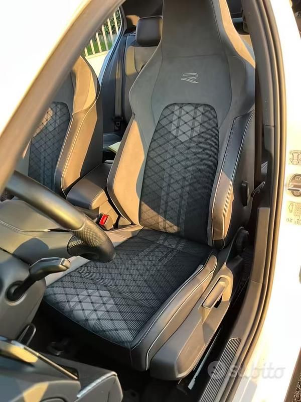 Usata VW Golf VIII R-line 150 CV (110 kW) 2023 Bianco Berlina