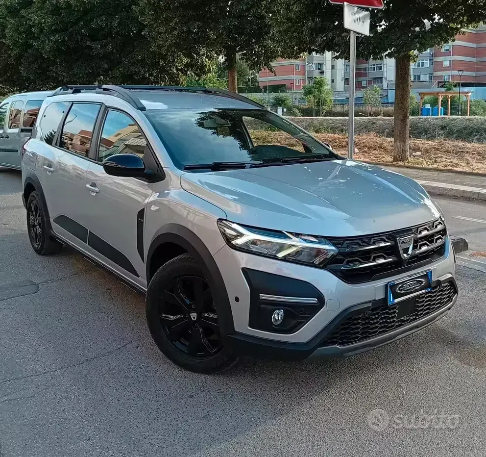 Usata Dacia Jogger Extreme 101 CV (74 kW) 2022 Grigio Monovolume