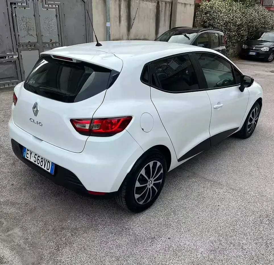 Usata Renault Clio IV 73 CV (53 kW) 2015 Bianco Utilitaria