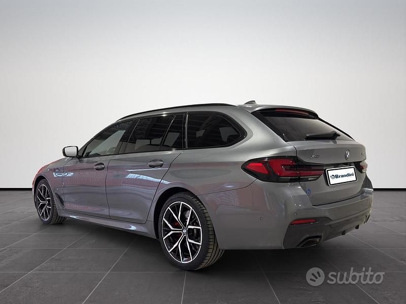 Usata BMW 520 M Sport 190 CV (139 kW) 2023 Grigio Station wagon