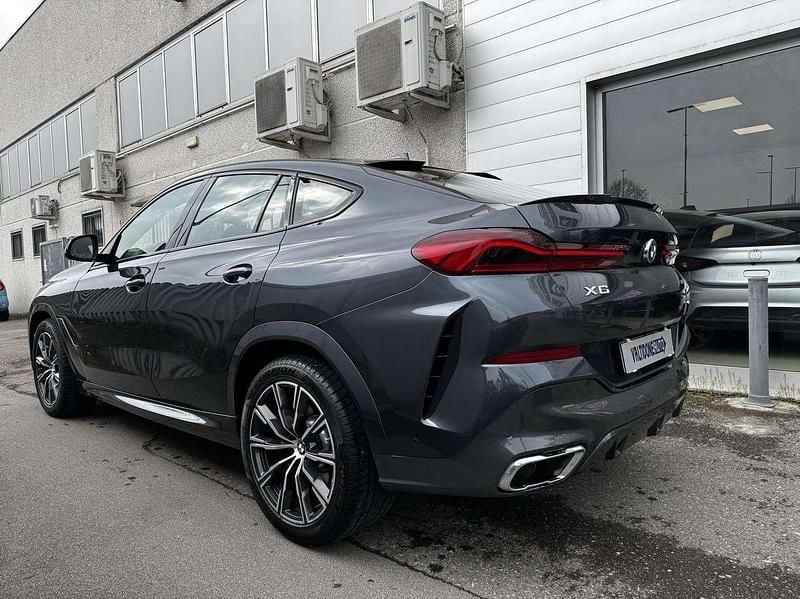 Usata BMW X6 M Sport 265 CV (194 kW) 2020 Tanzanite blue metallizzato SUV